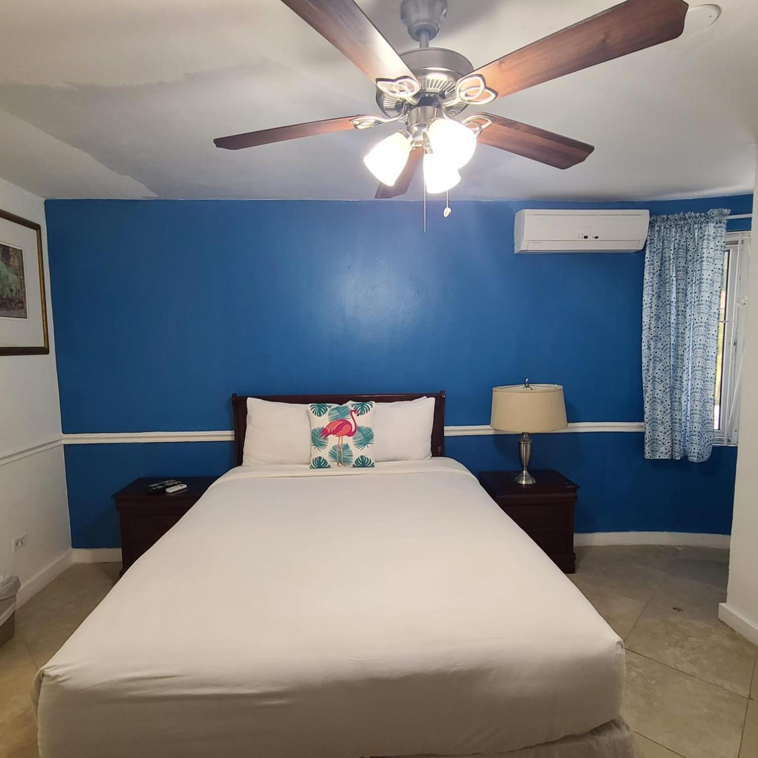 Golden Palms House Bed & Breakfast Nassau Exterior foto