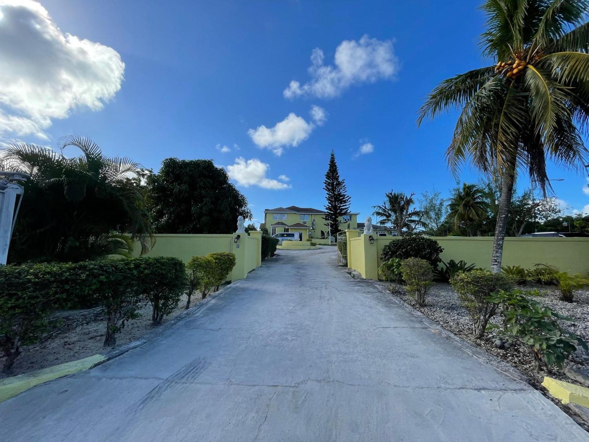 Golden Palms House Bed & Breakfast Nassau Exterior foto